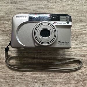 MINOLTA Traveler Freedom Zoom AF Remote Date 35mm Camera 38-90mm